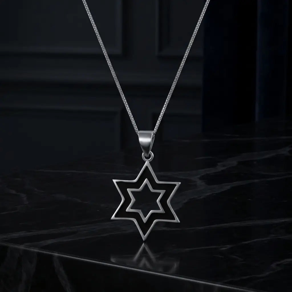 שרשרת כסף 925  תליון מגן דוד עם קווי מתאר שחורים
