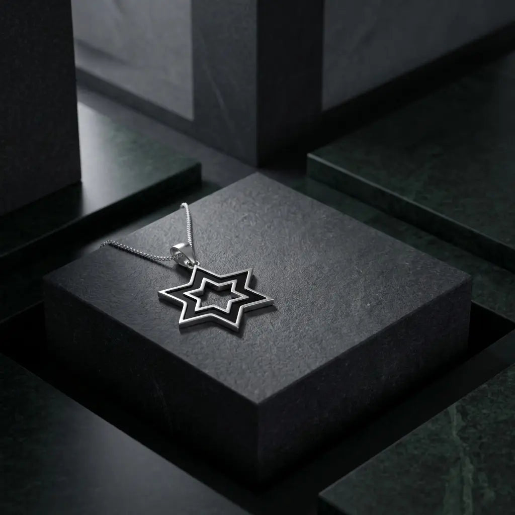 שרשרת כסף 925  תליון מגן דוד עם קווי מתאר שחורים